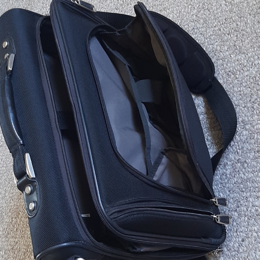Samsonite Briefcase. - Picture 10 of 13